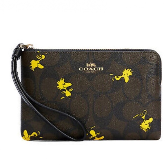 Coach X Peanuts Corner Zip Wristlet In Signature Canvas With Woodstock Print - Picture 1 of 2